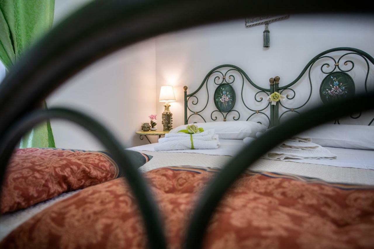B&B "Al Bastione Normanno Palermo Bagian luar foto